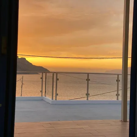 1 Bed - Sleeps 2 - Balcony - Sea View - Parking Apartment Myrties